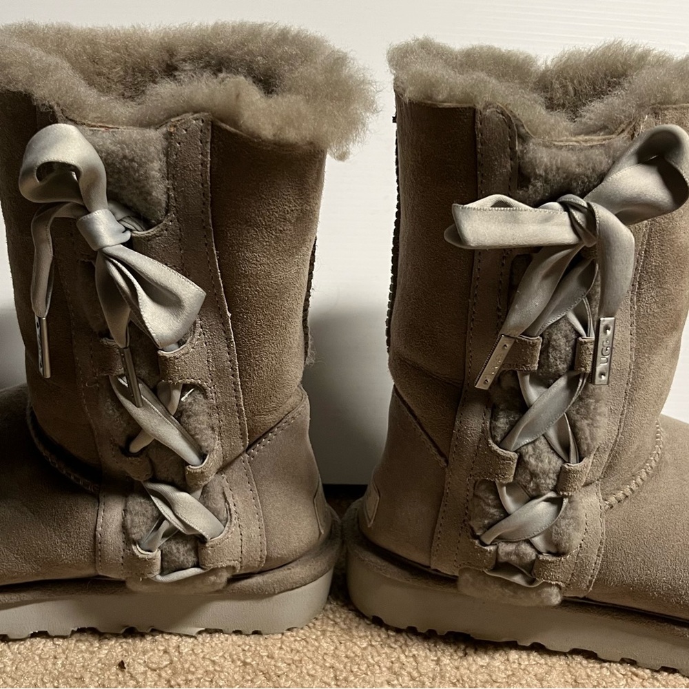 UGG grey Pala side lace up boots, good condition. Measures as women’s 5 - Picture 6 of 7